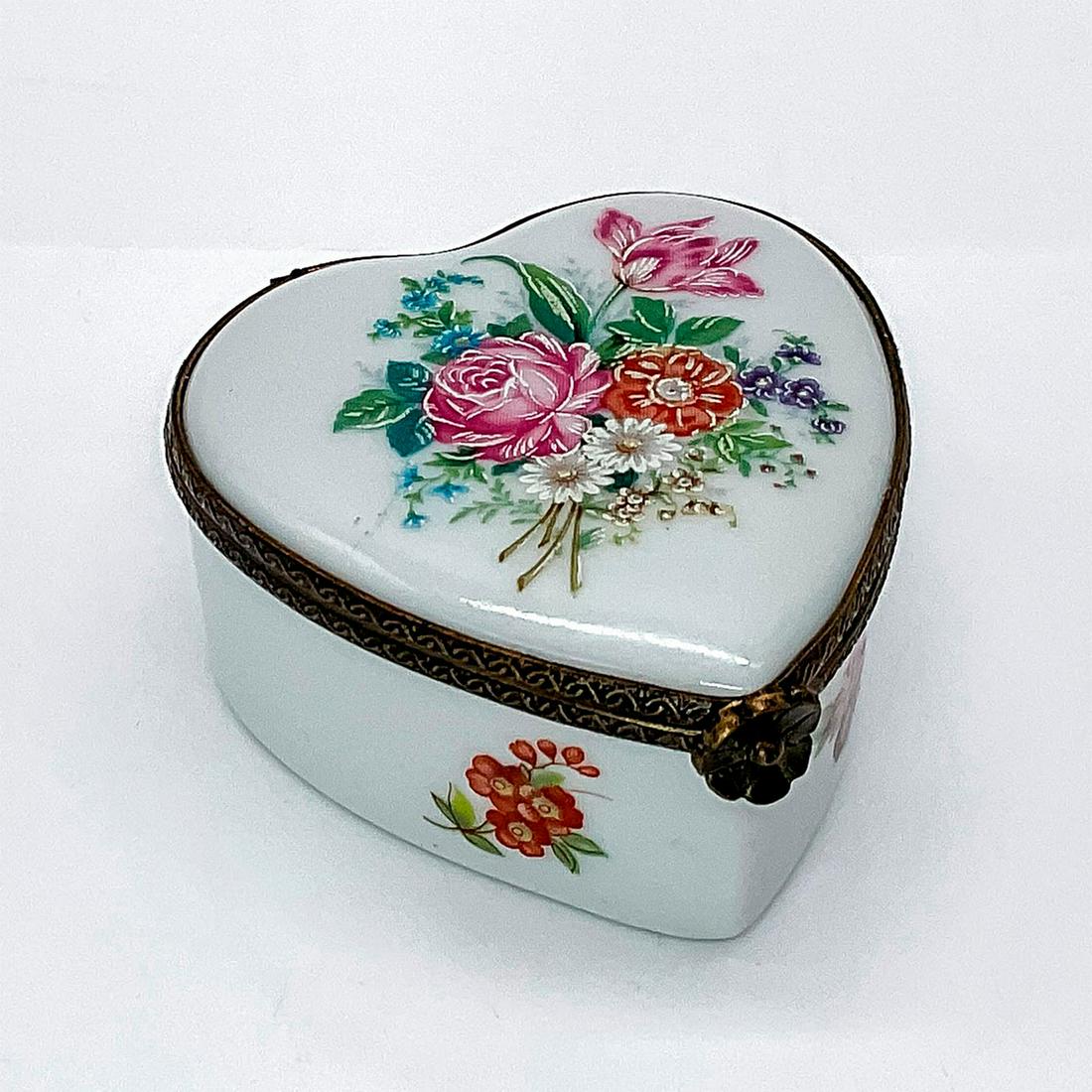 Limoges La Gloriette Trinket Box Heart Shaped Floral Motif (1 of 4)