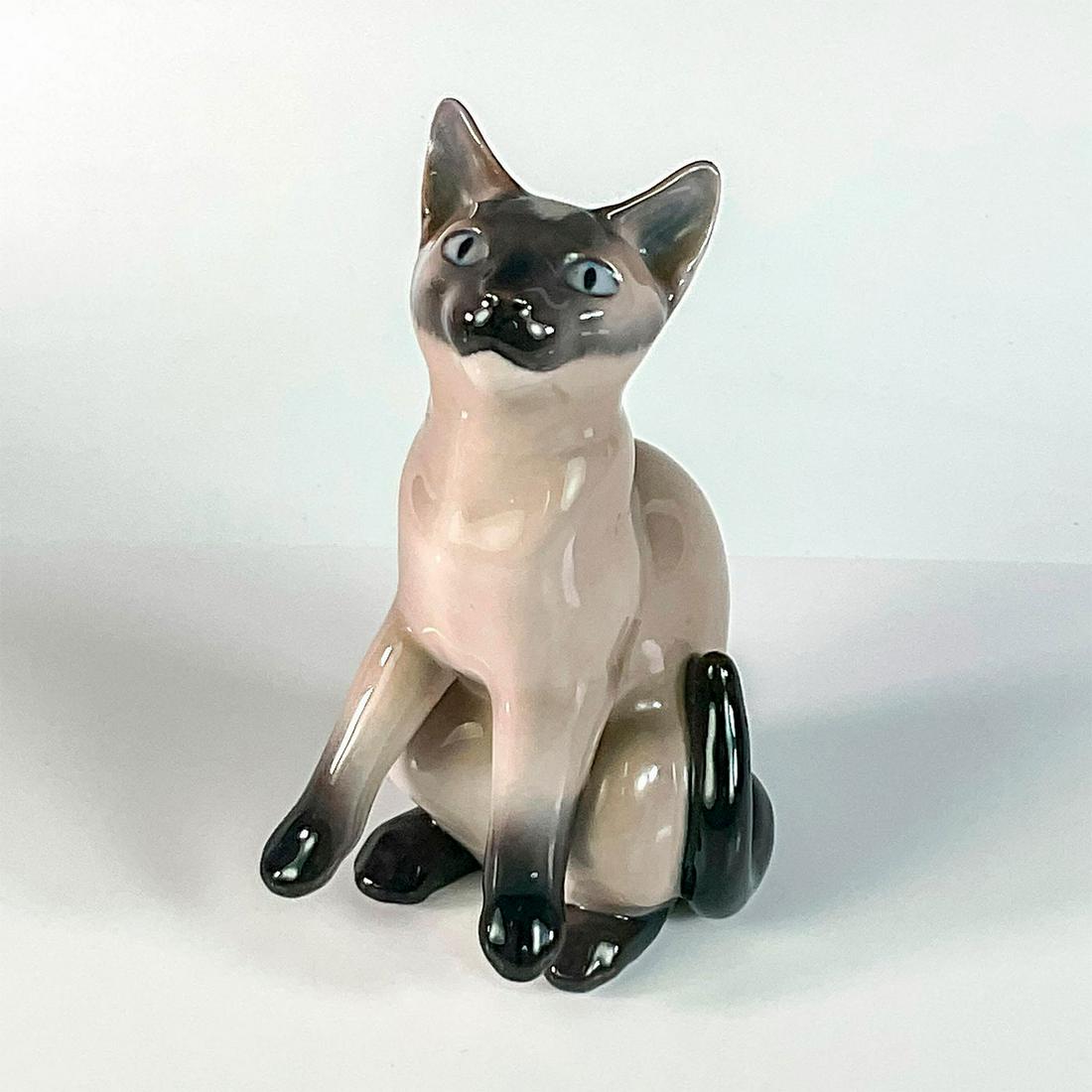 Vintage Bing & Grondahl Figurine, Siamese Cat 2308 (1 of 3)