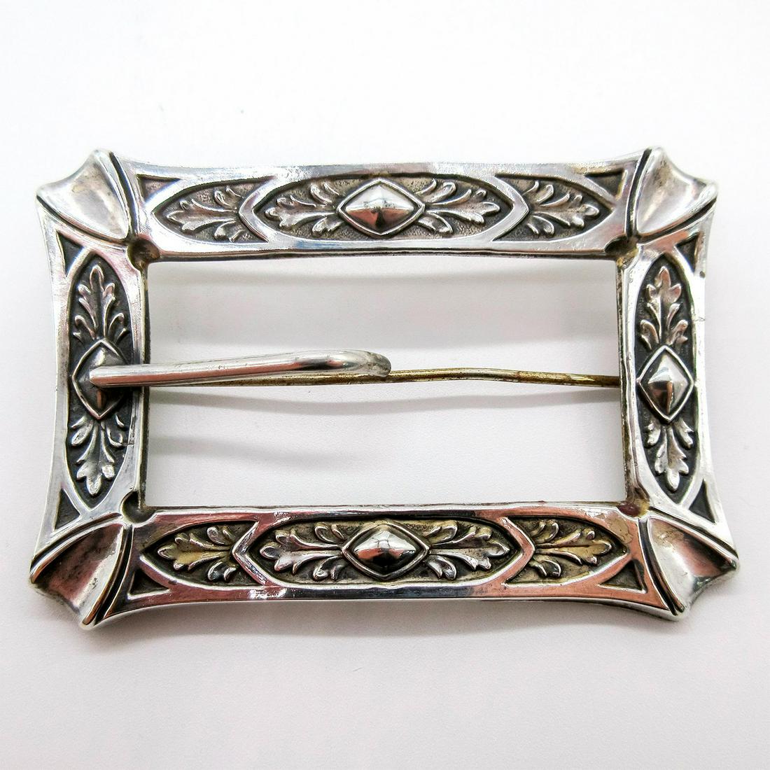 Sterling Leaf Sash Pin Belt Buckle: Sterling silver top and gold wash on the back sash pin. Decorated with acanthus low reliefs. 'Sterling Top' impressed stamp. Weight: 18g Dimensions: 3"W x 2"H