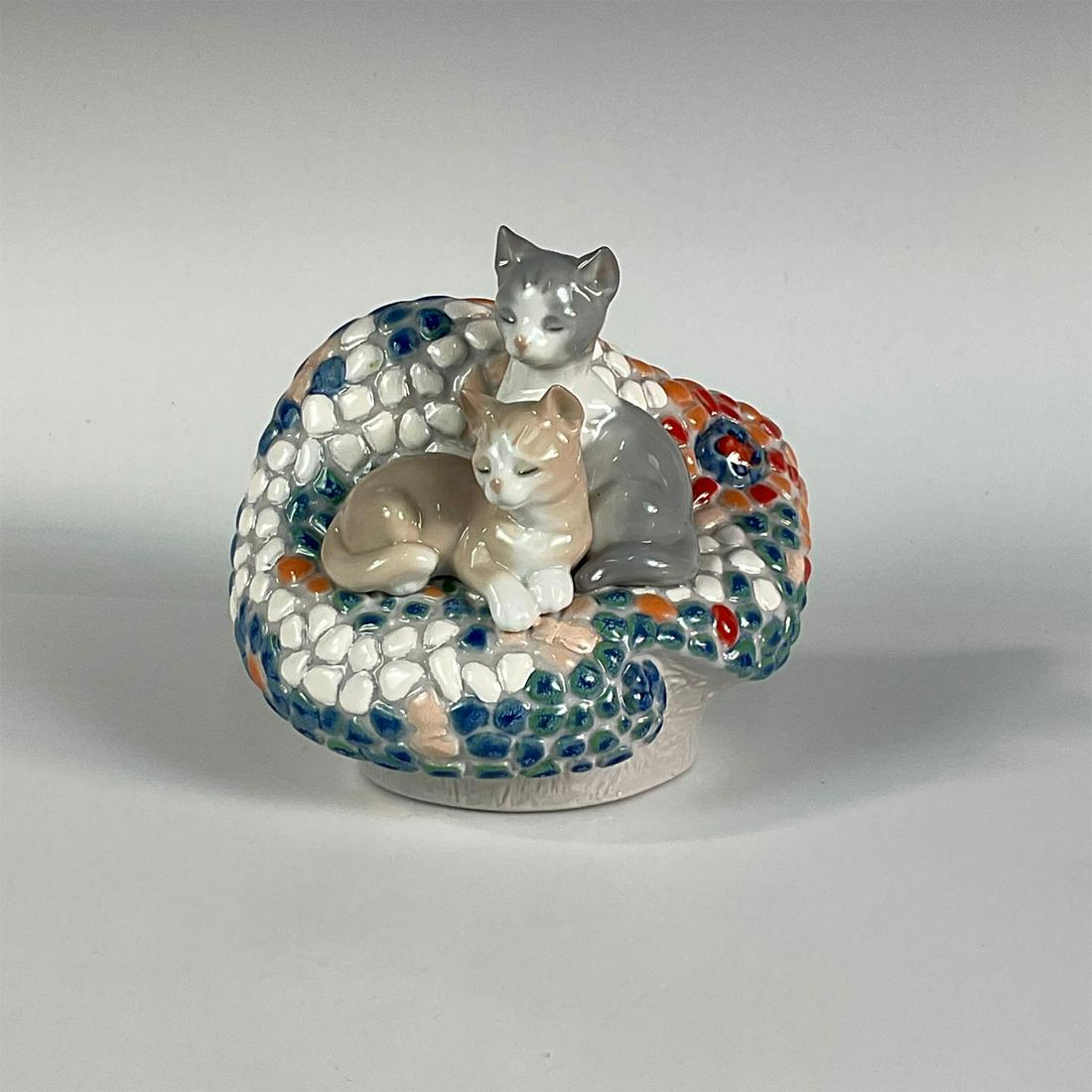 Modernism 1006664 - Lladro Porcelain Figurine (1 of 3)