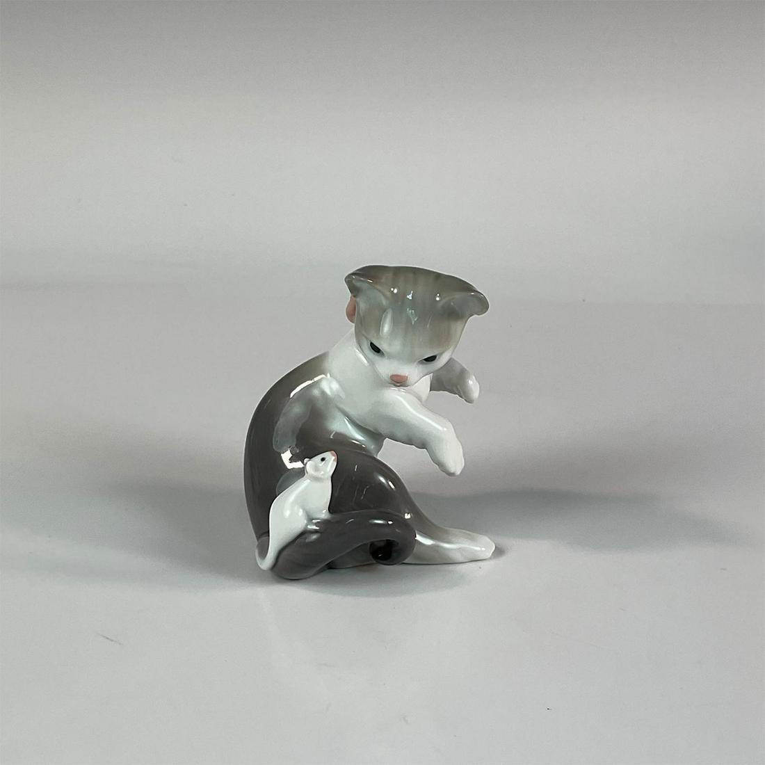 Cat And Mouse 1005236 - Lladro Porcelain Figurine (1 of 3)