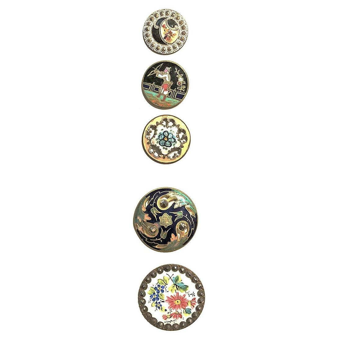 A SMALL CARD OF DIVISION ONE ENAMEL BUTTONS (1 of 7)