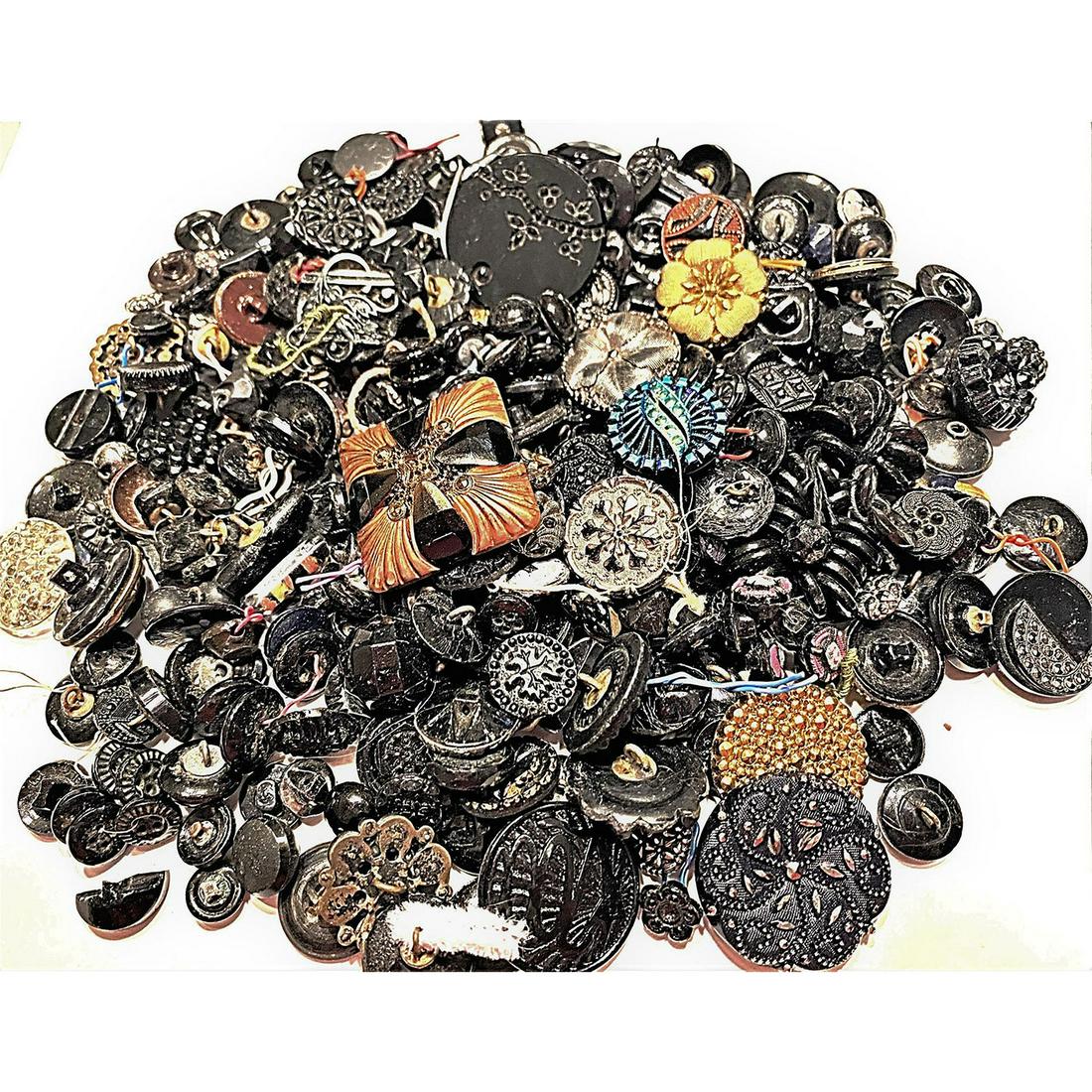 A LARGE BAG LOT OF ASSORTED BLACK GLASS BUTTONS (1 of 4)