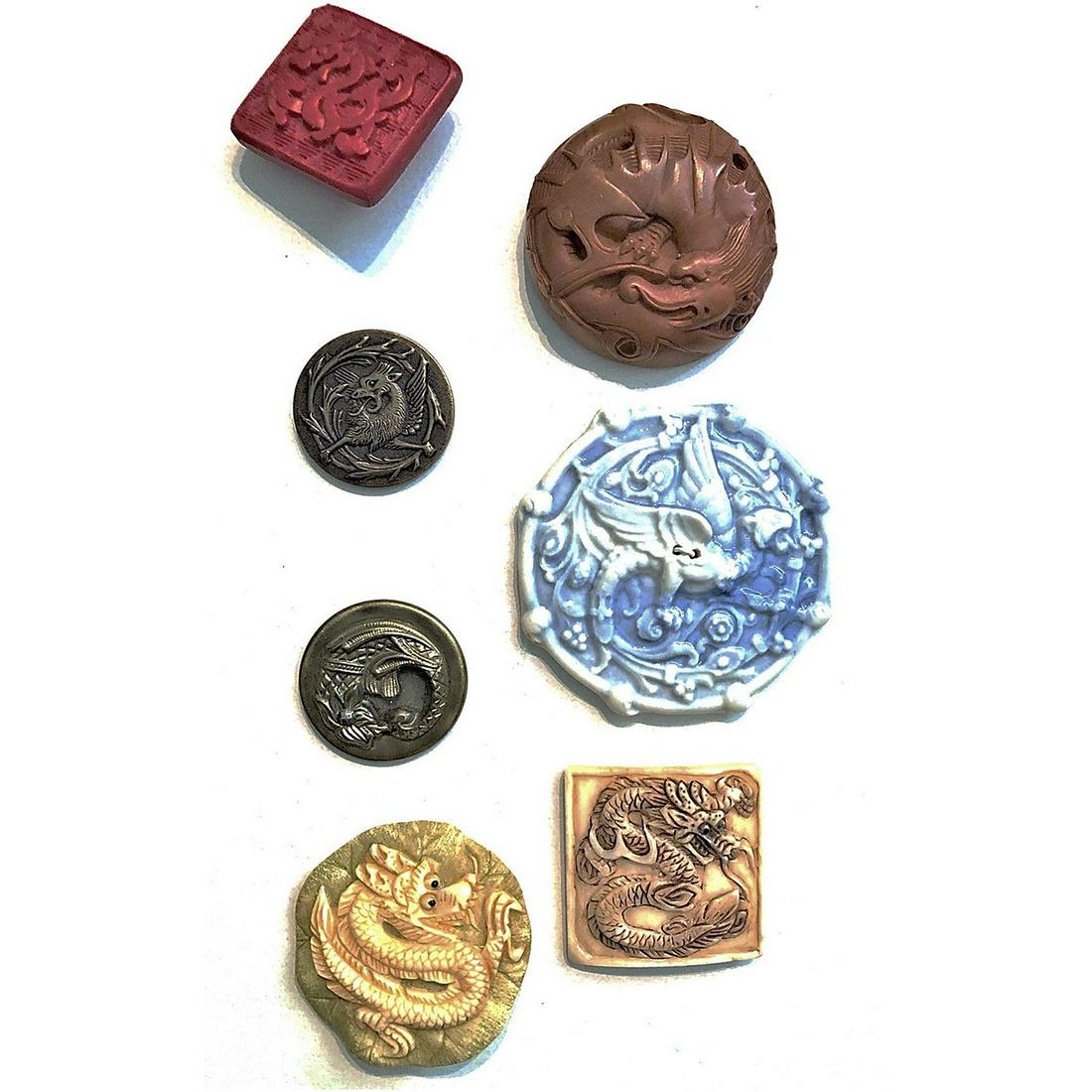 A CARD OF DIVISION 1 AND 3 DRAGON BUTTONS (1 of 6)