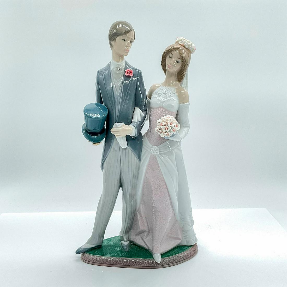 Matrimony 1001404 - Lladro Porcelain Figurine (1 of 4)