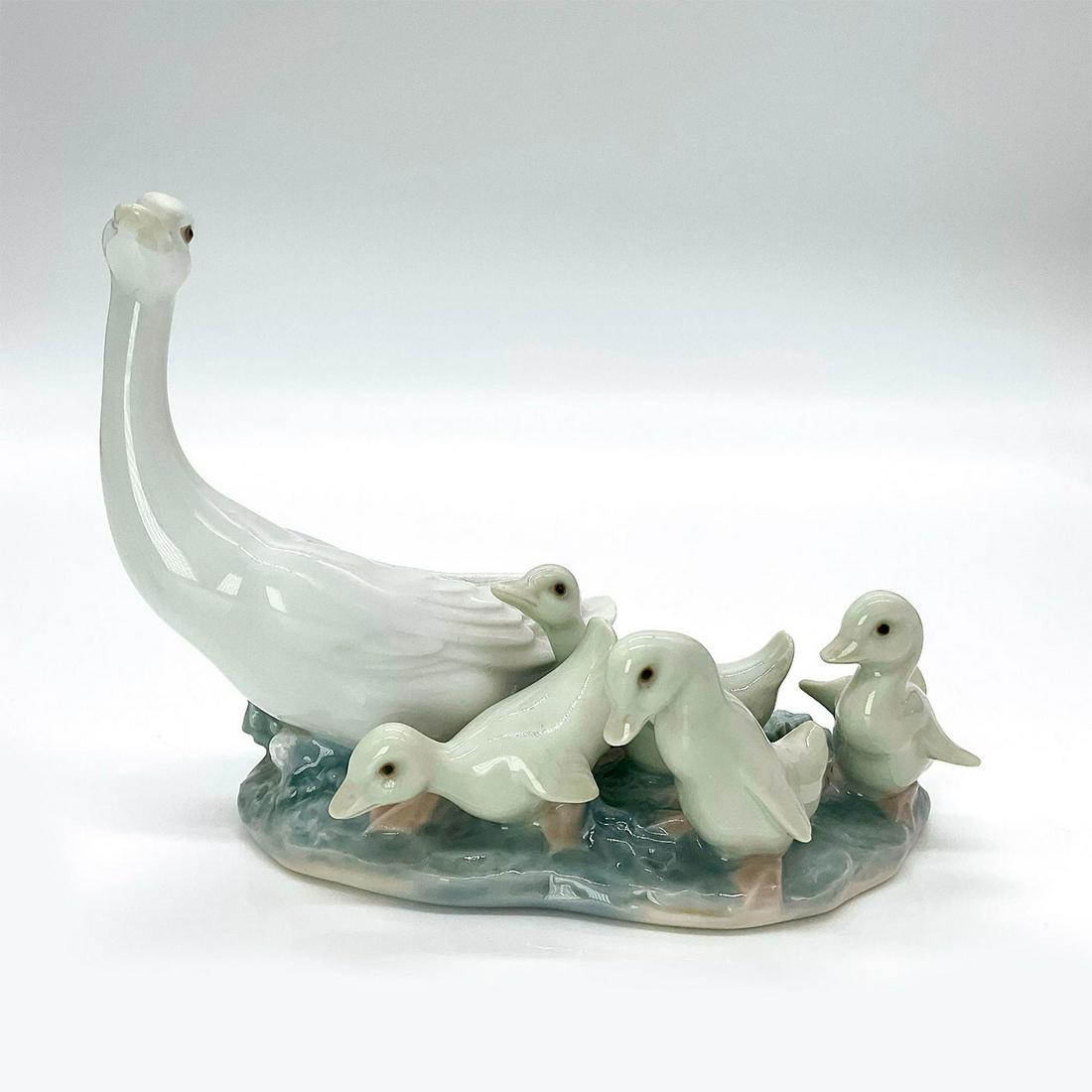 Ducklings 1001307 - Lladro Porcelain Figurine (1 of 3)