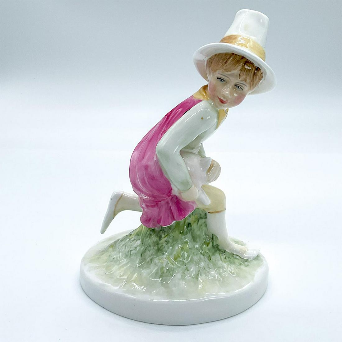 Tom, Tom, The Pipers Son HN3032 - Royal Doulton Figurine: Artist: Amanda Hughes Issued: 1984 - 1987 Dimensions: 7"H Manufacturer: Royal Doulton Country of Origin: England