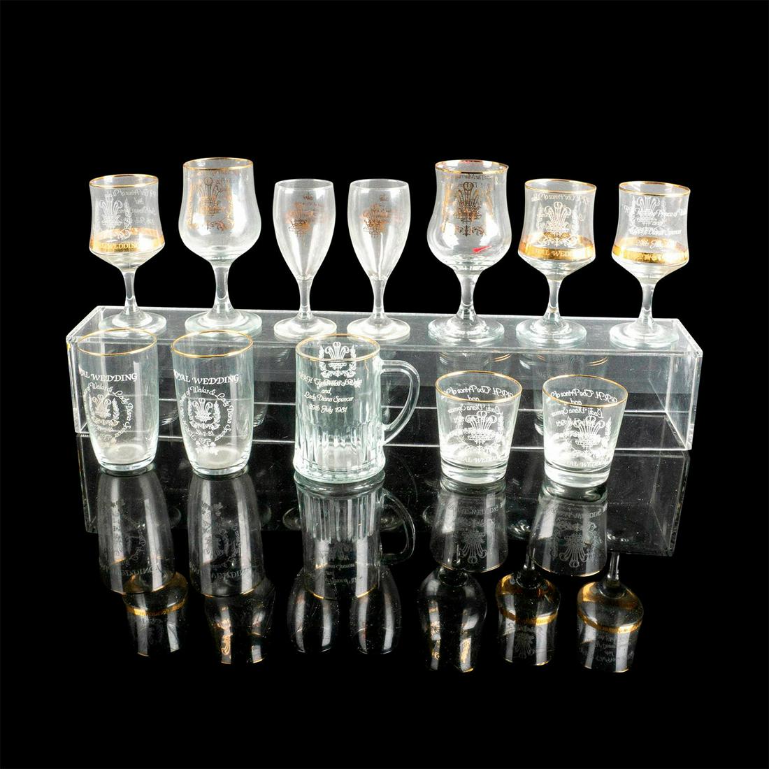 12pc Royal Wedding Commemorative Glassware Set (1 of 3)