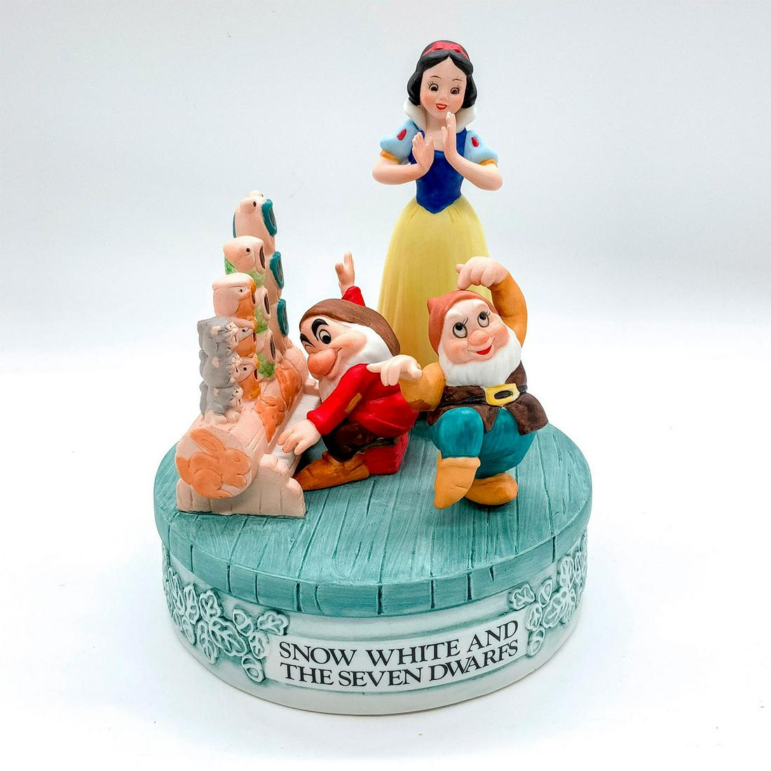 Walt Disney Music Box, Snow White and the Seven Dwarfs (1 of 3)