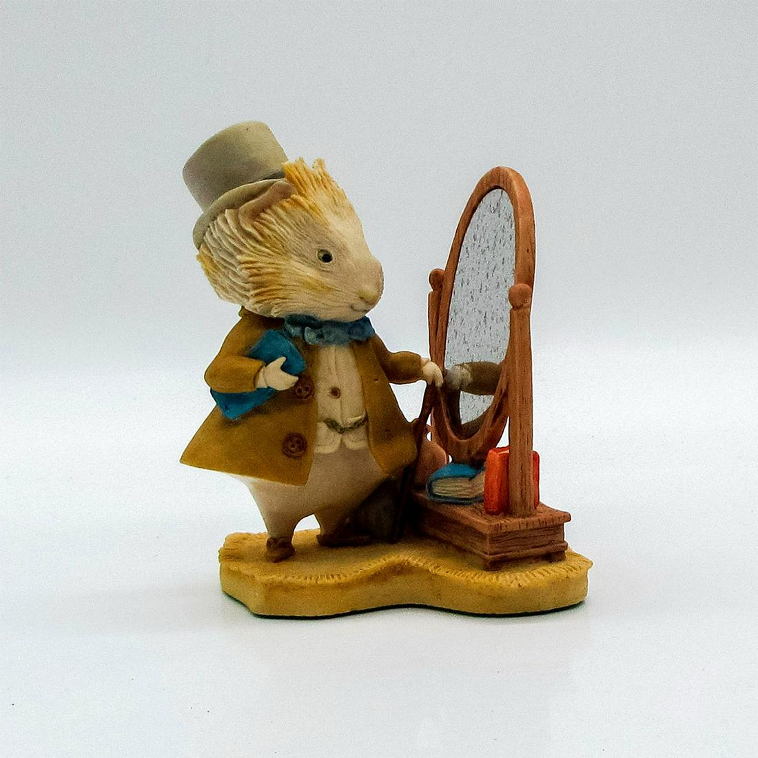 Border Fine Arts Beatrix Potter Figurine, Amiable Guinea Pig (1 of 3)