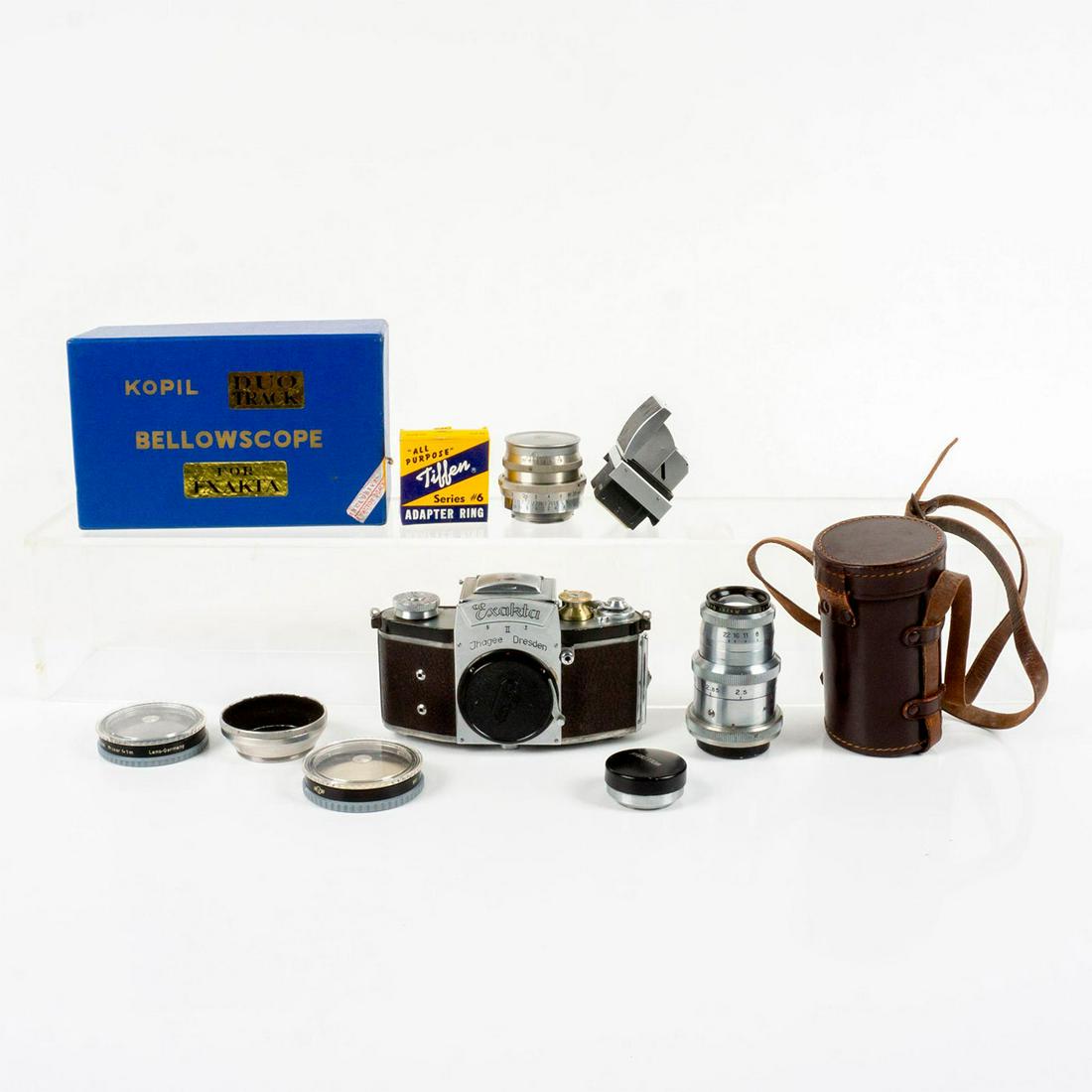 9pc Exakta II Ihagee Dresden Camera + Accessories (1 of 6)