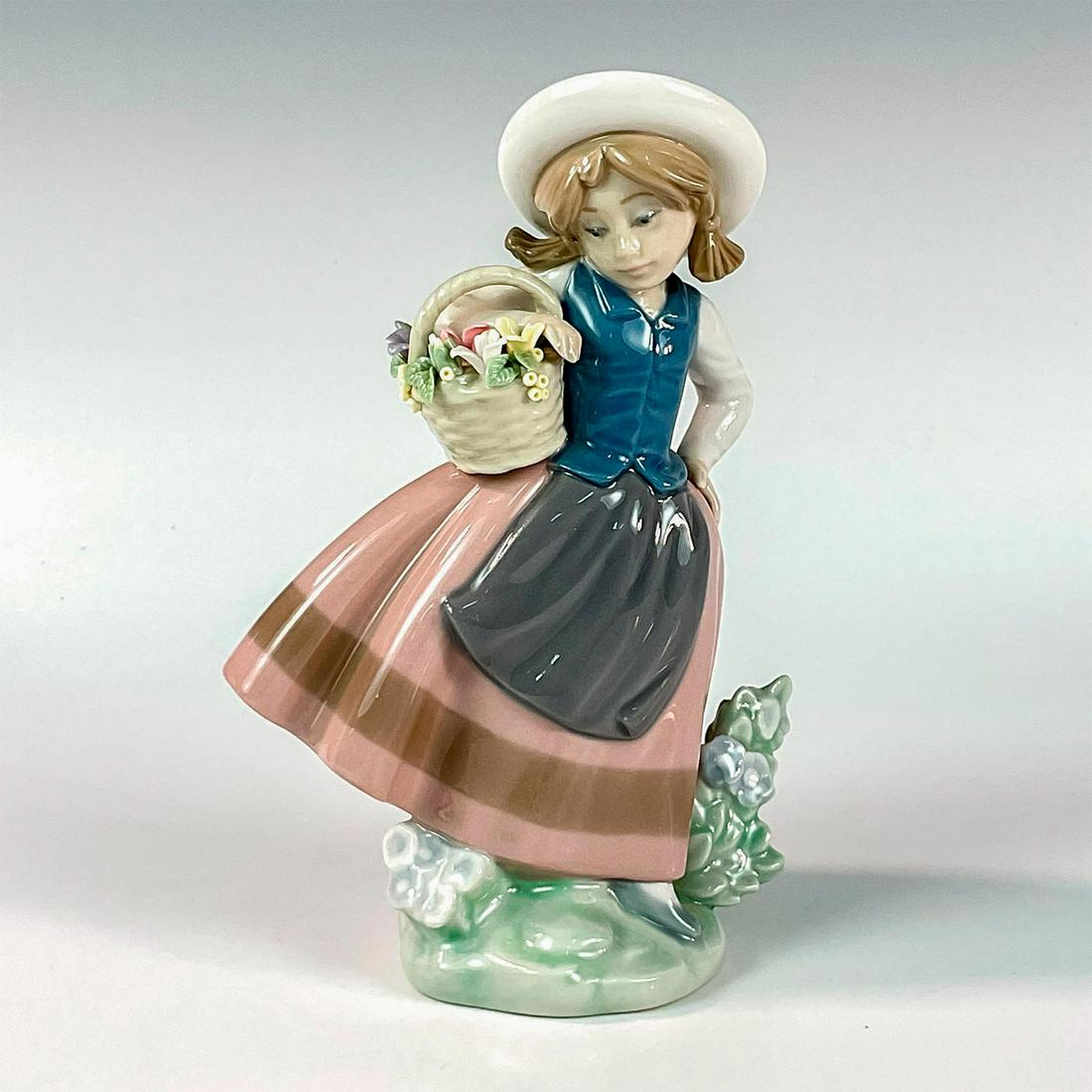 Sweet Scent 1005221 - Lladro Porcelain Figurine (1 of 4)