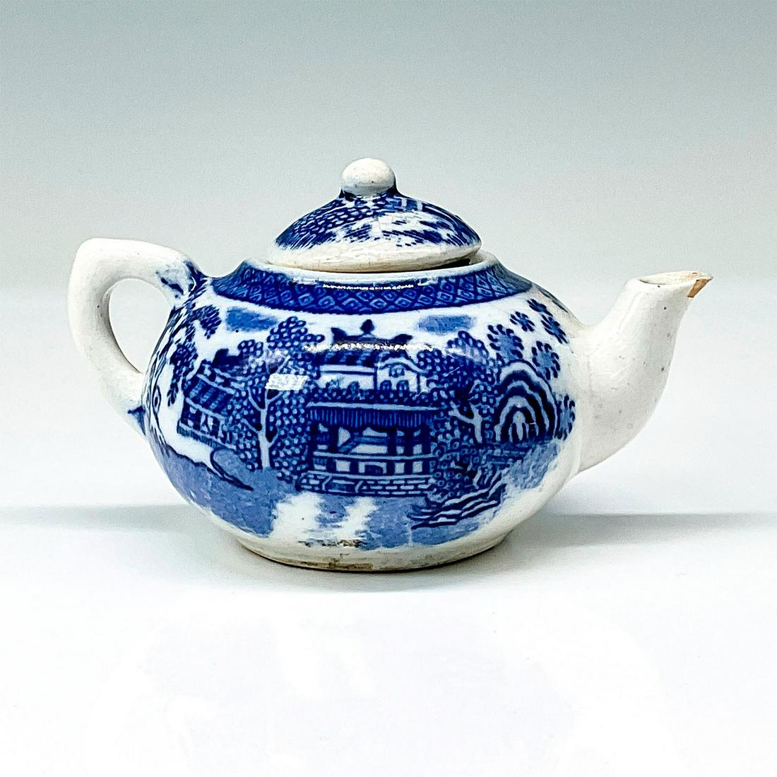 Blue Willow Staffordshire Child's Tea Set Tea Pot (1 of 3)