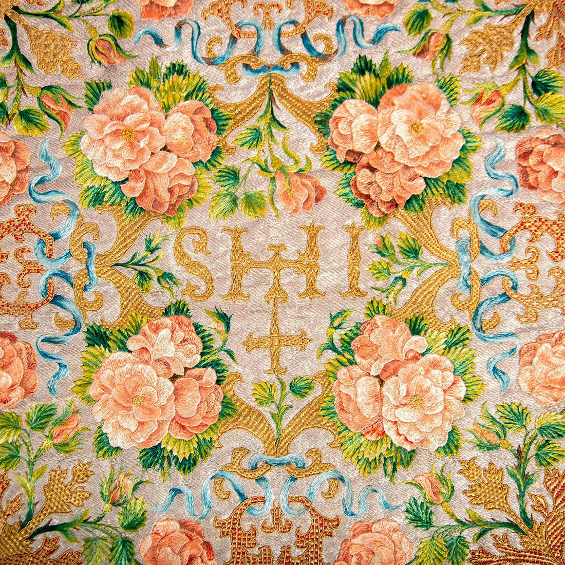 18th Century Roseornat Vestment , Chalice Veil (1 of 13)