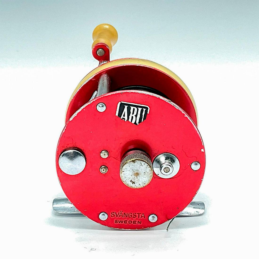 Abu Ambassadeur 1750A Baitcasting Reel Red (1 of 4)