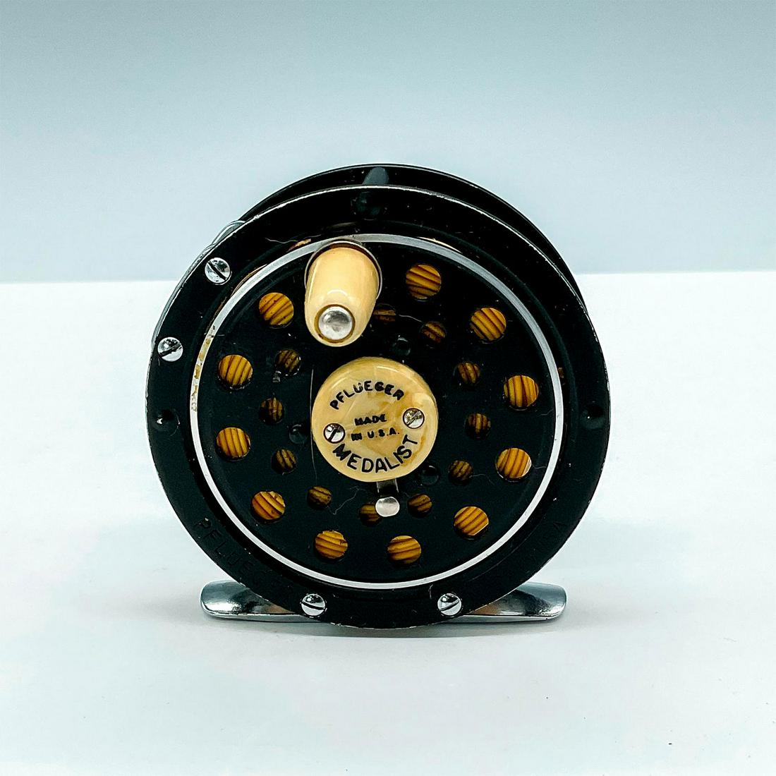 Pflueger Medalist No 1492 DA Fly Reel (1 of 4)