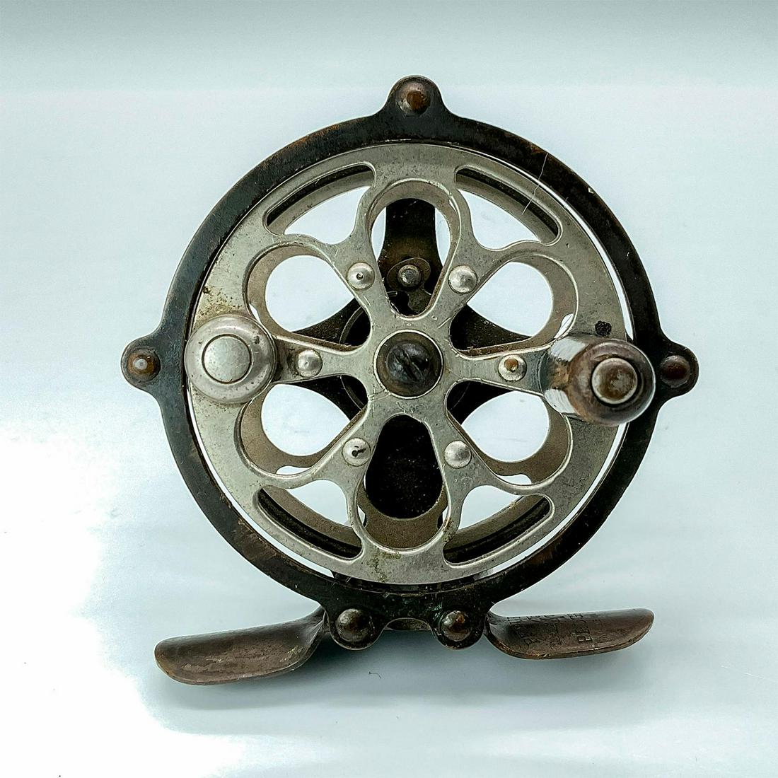 Pflueger Progress 60 Skeleton Fly Reel (1 of 3)