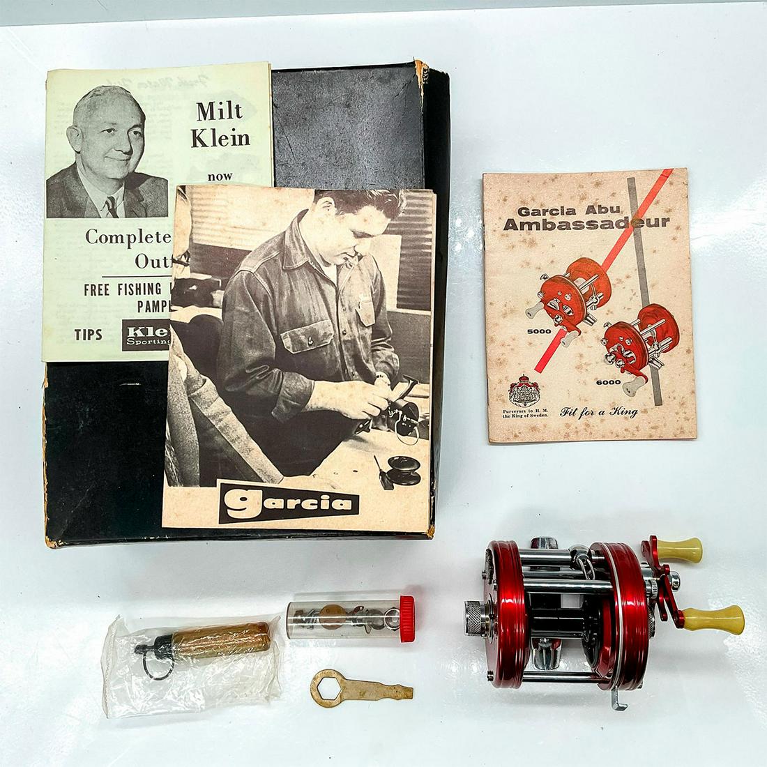 Vintage Abu Ambassador 5000A Baitcasting Reel in Box (1 of 4)