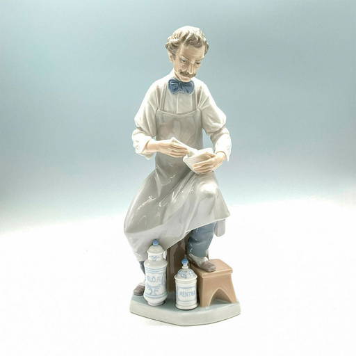 Pharmacist 1004844 Lladro Porcelain Figurine