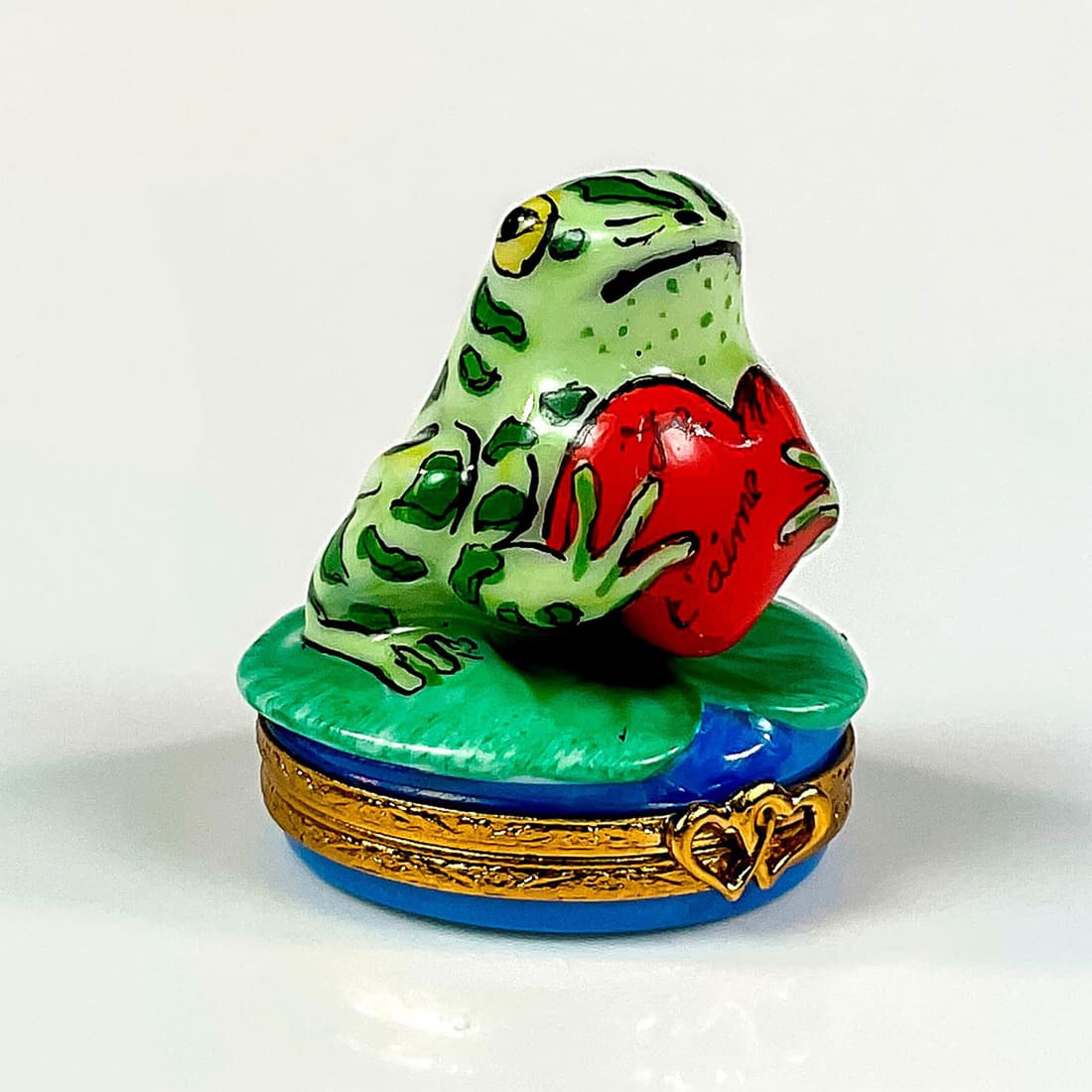 Limoges Porcelain Charm Box, Frog With Heart (1 of 4)
