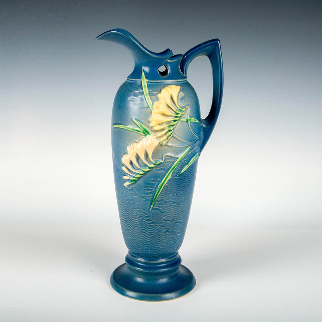 Roseville Pottery Ewer, Freesia (1 of 3)