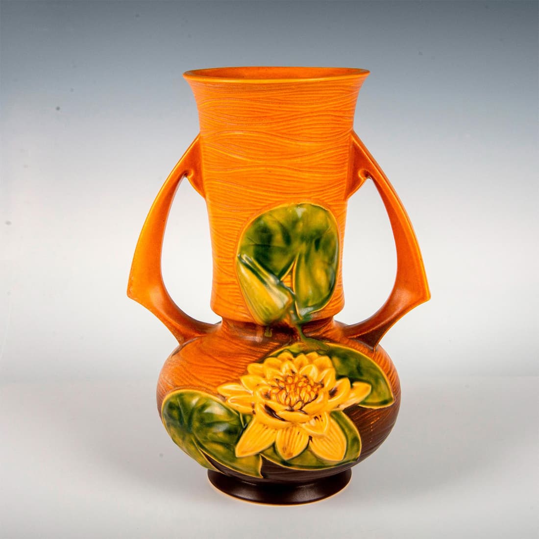 Roseville Squat Vase, Water Lily (1 of 4)