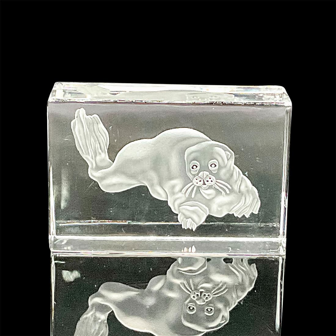 Baccarat Crystal Rene Fuller Seal Paperweight, Signed (1 of 2)