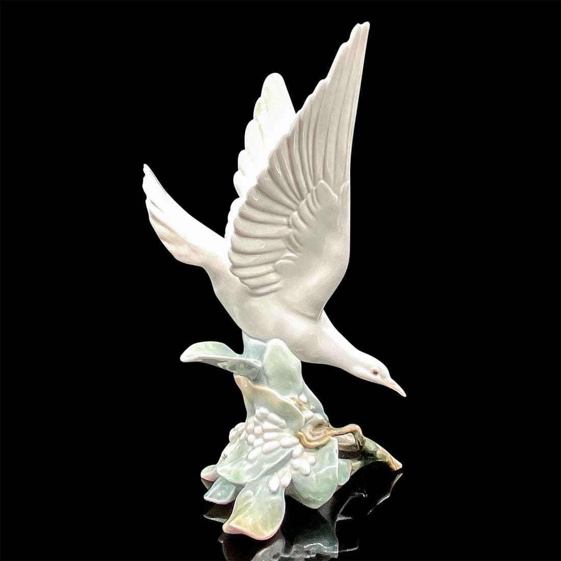Turtle Dove 1004550 - Lladro Porcelain Figurine (1 of 3)