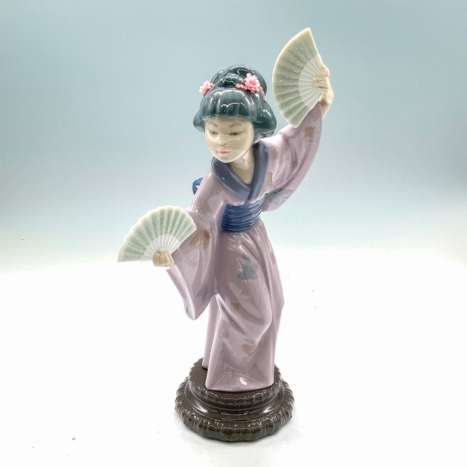 Madame Butterfly 1004991 - Lladro Porcelain Figurine (1 of 3)
