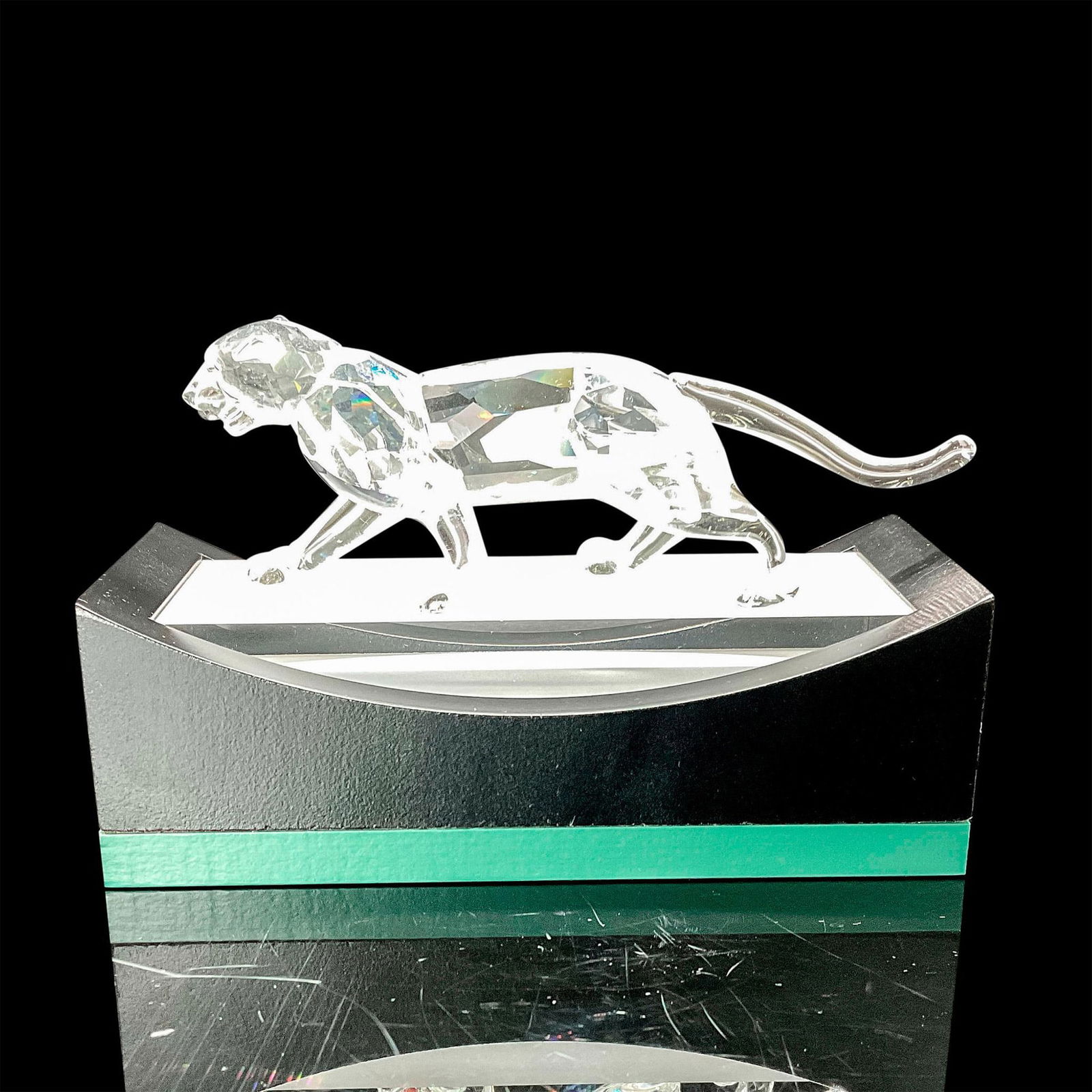 Swarovski Crystal Figurine Leopard (1 of 3)