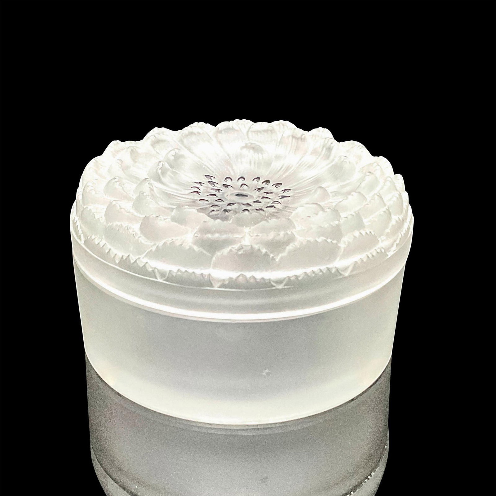 Lalique Crystal Decorative Box, Dahlia (1 of 3)