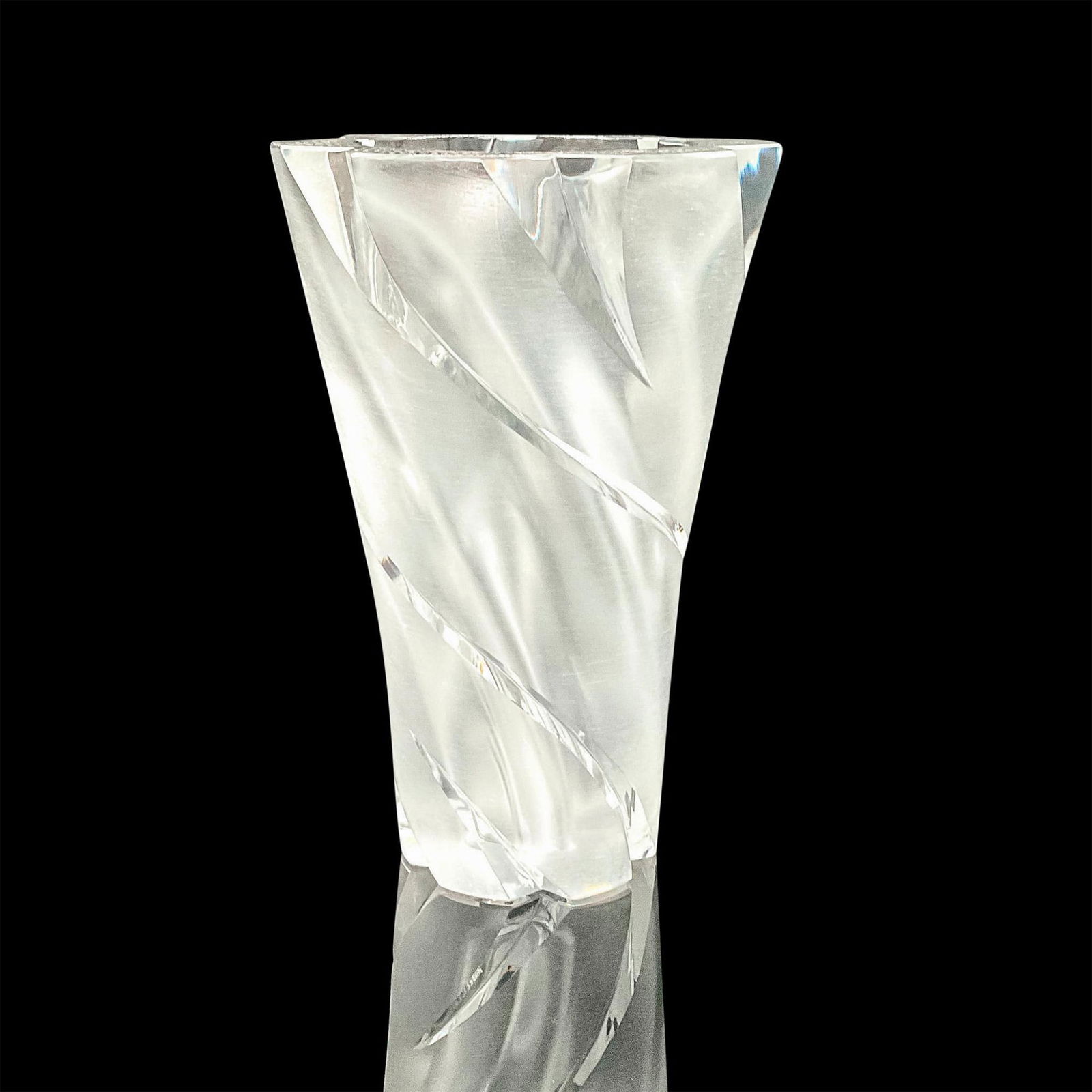Lalique Crystal Flower Vase, Narcisse (1 of 2)