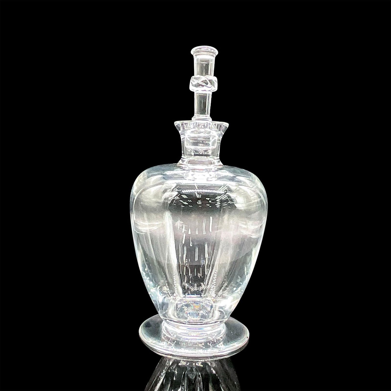 Lalique Crystal Decanter, Beaugency (1 of 3)