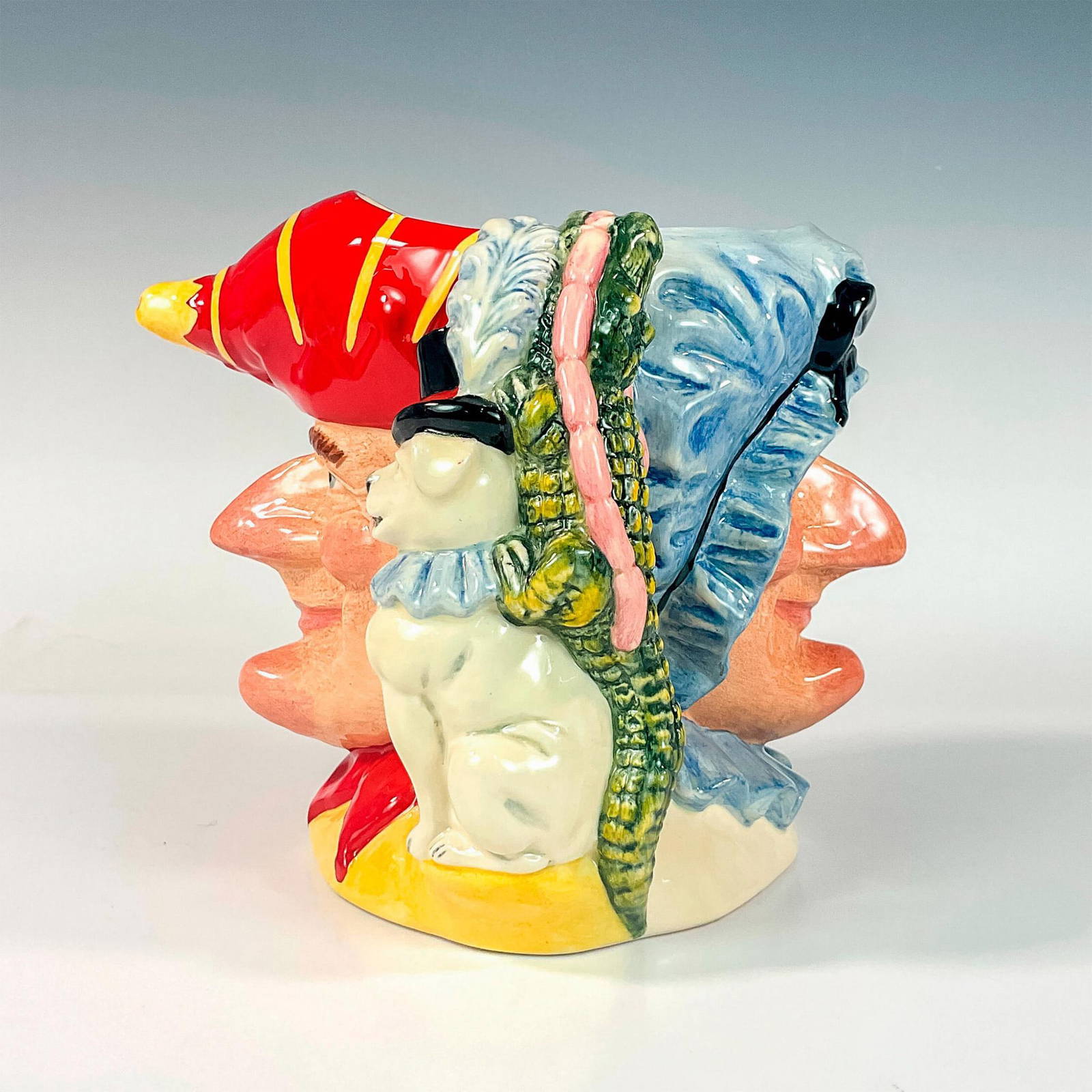 Punch And Judy D6946 (doublefaced) Large Royal Doulton Character