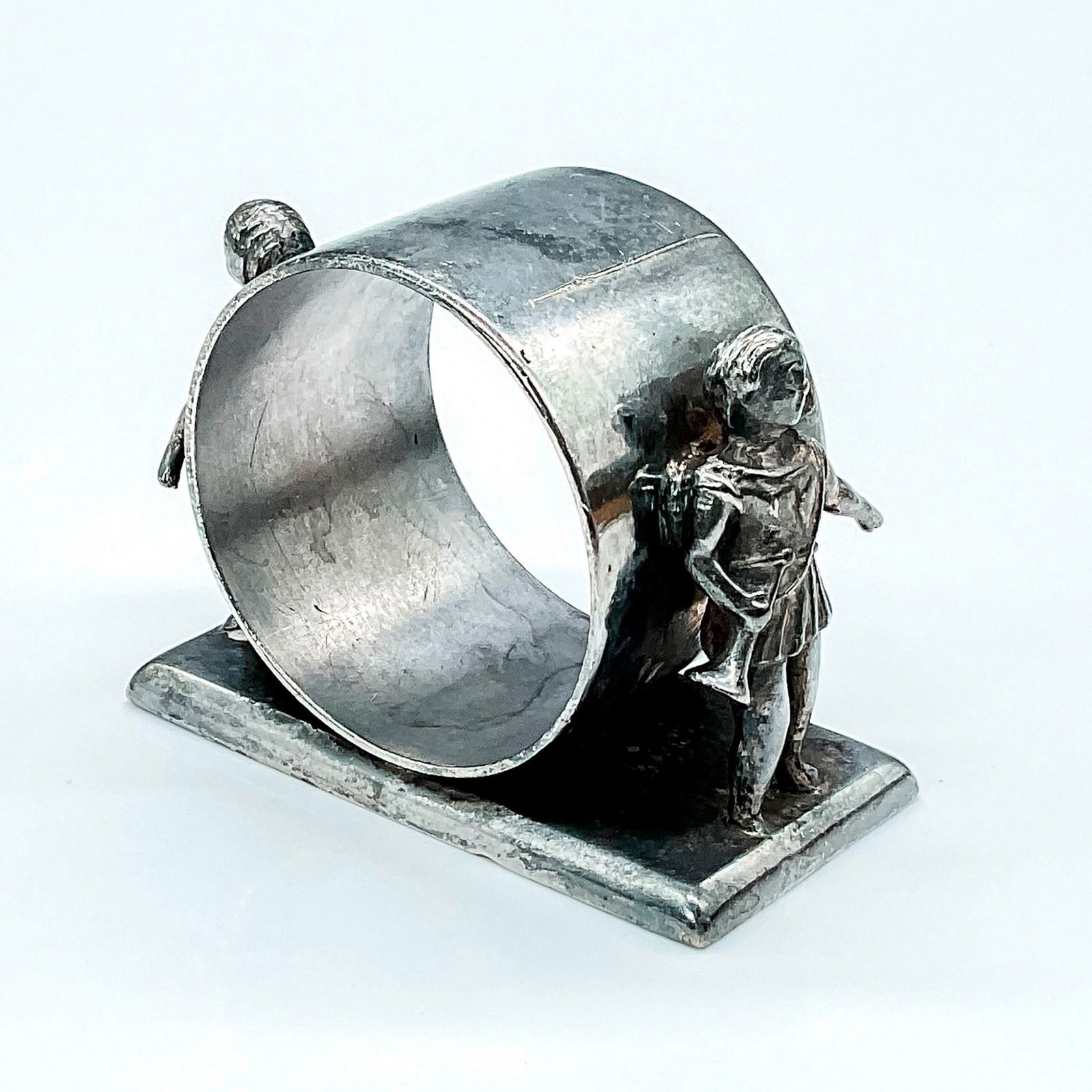 Middletown Plate Co Triple Plate Napkin Ring (1 of 3)