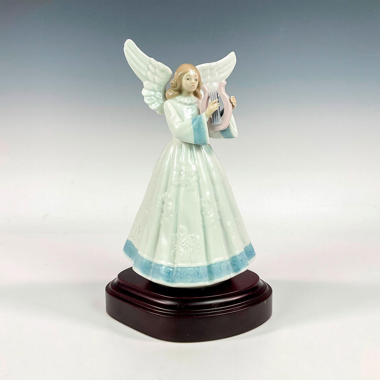 Heavenly Harpist 1005830 - Lladro Porcelain Figurine (1 of 4)