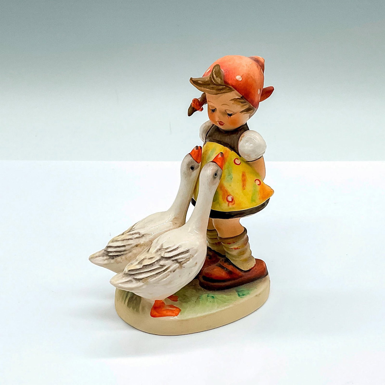 Goebel Hummel Porcelain Figurine, Goose Girl HUM 47/0 (1 of 3)