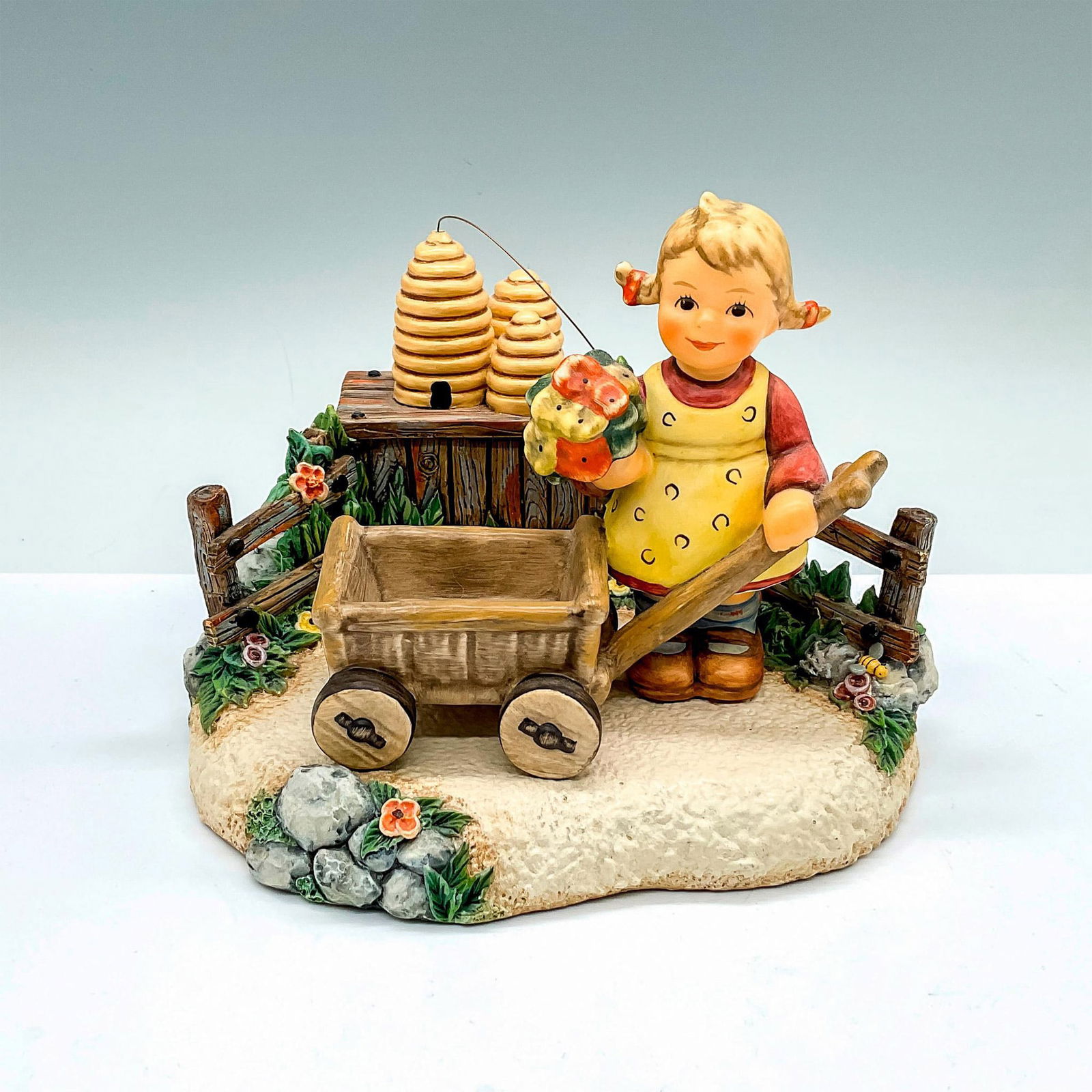 2pc Goebel Hummel Porcelain Figurines, Bee Happy (1 of 4)