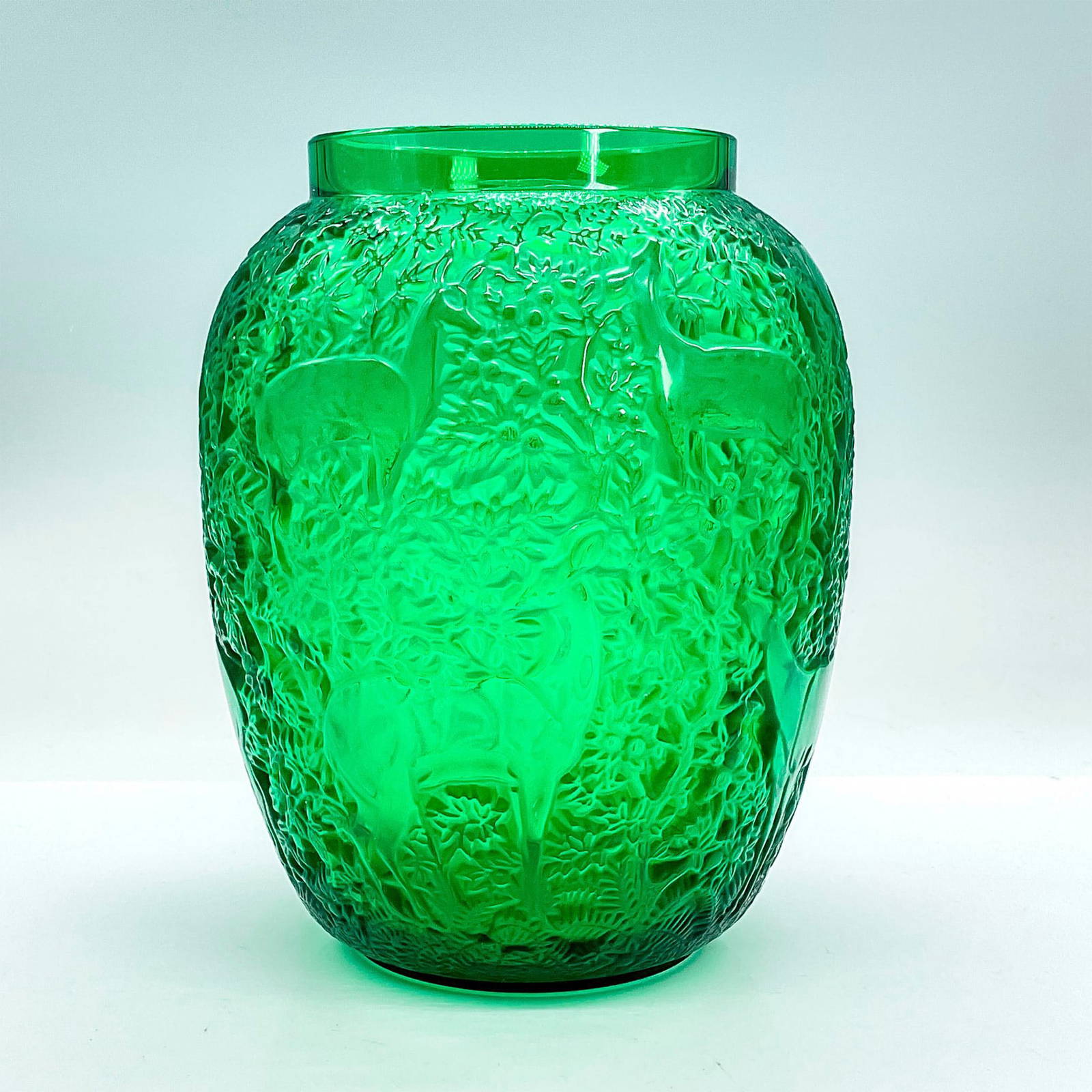 Lalique Crystal Green Vase, Biches Deer Auction