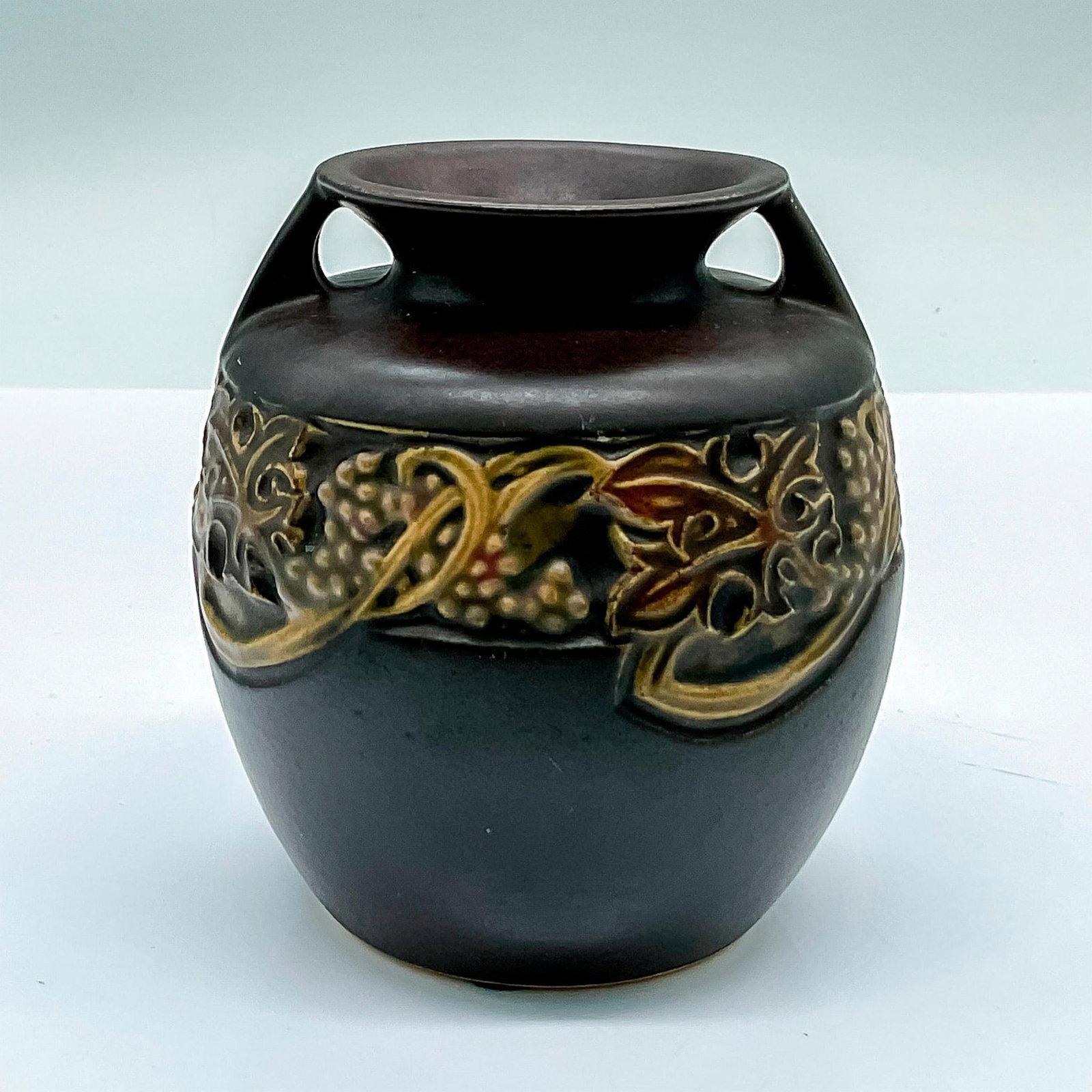 Roseville Pottery Vase, Rosecraft Vintage (1 of 3)