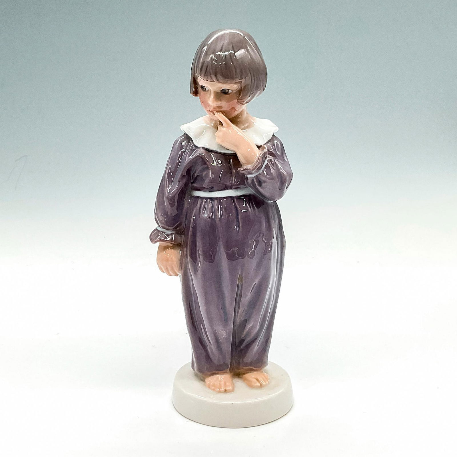 Dahl Jensen Porcelain Figurine, Girl In Nightdress (1 of 4)
