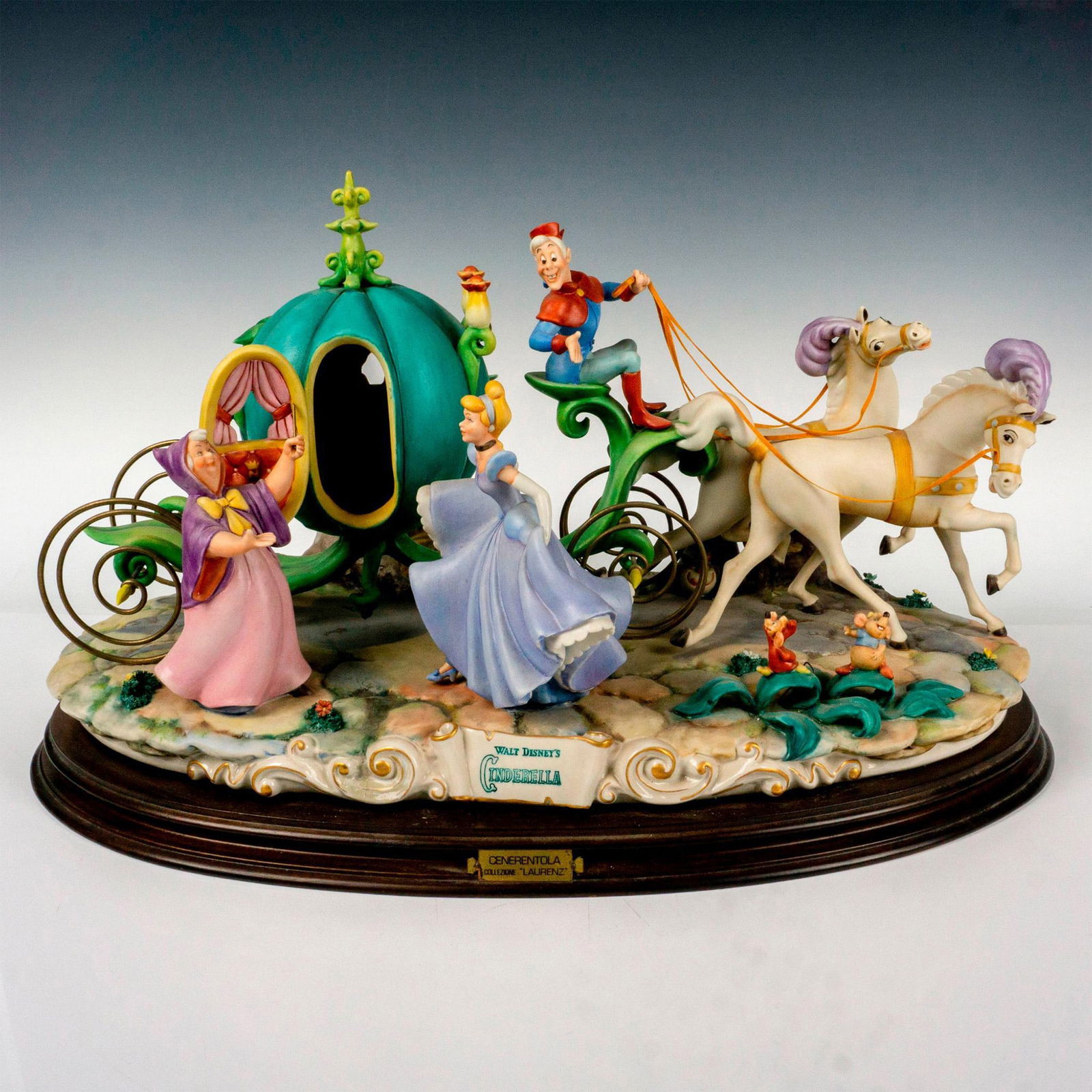Capodimonte Disney Porcelain Sculpture Cinderella (1 of 7)
