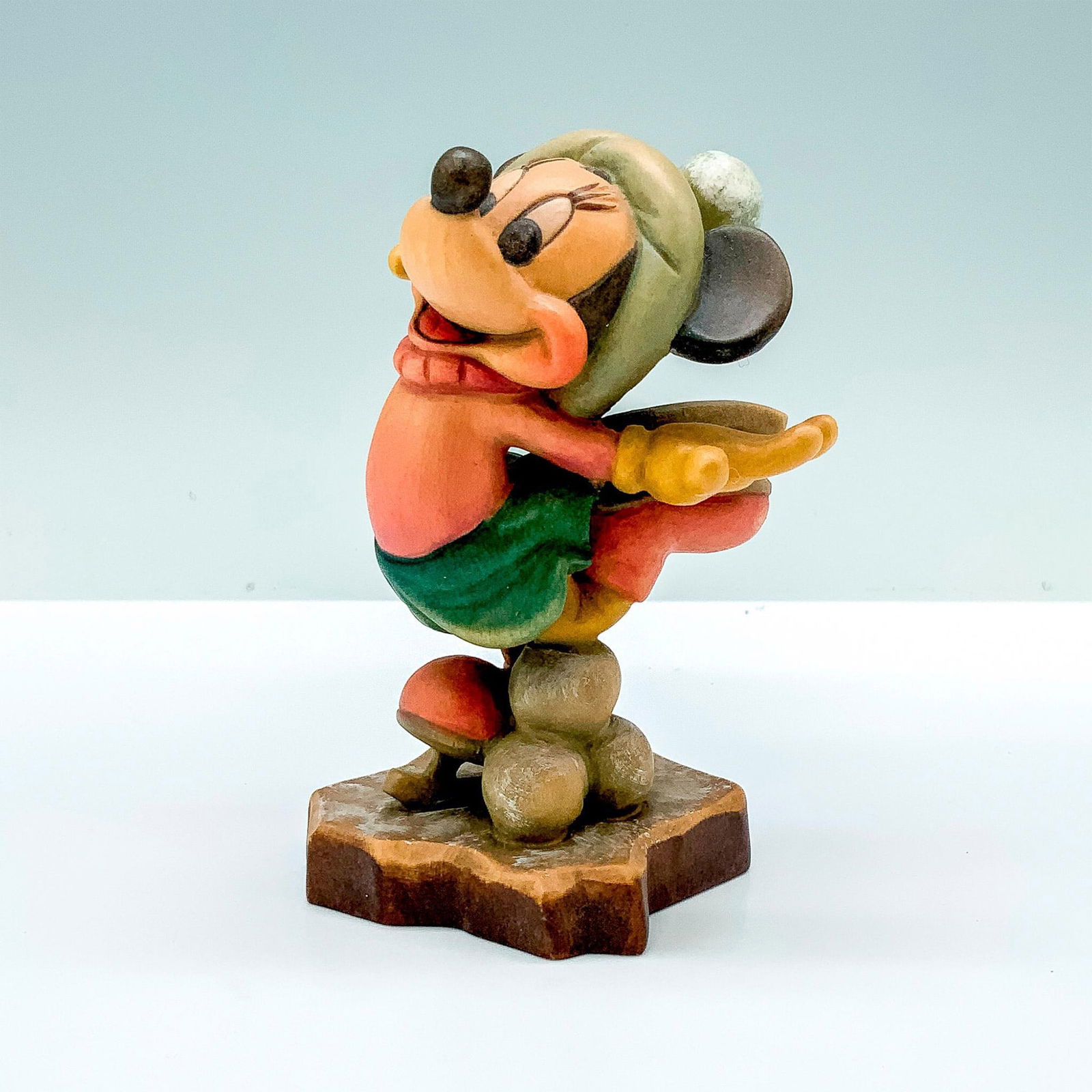 Anri Walt Disney Ice Skating Minnie Figurine (1 of 3)