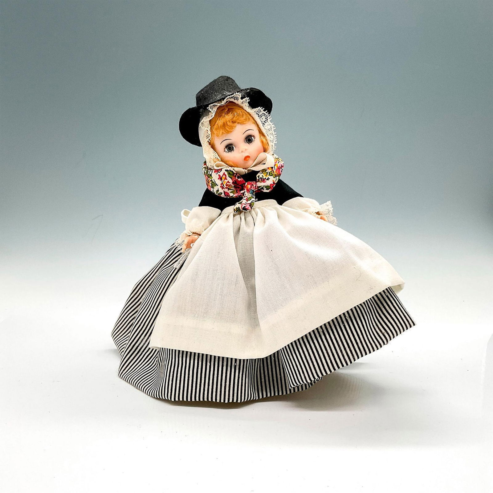 Madame Alexander Company Plastic Doll, Great Britain (1 of 4)
