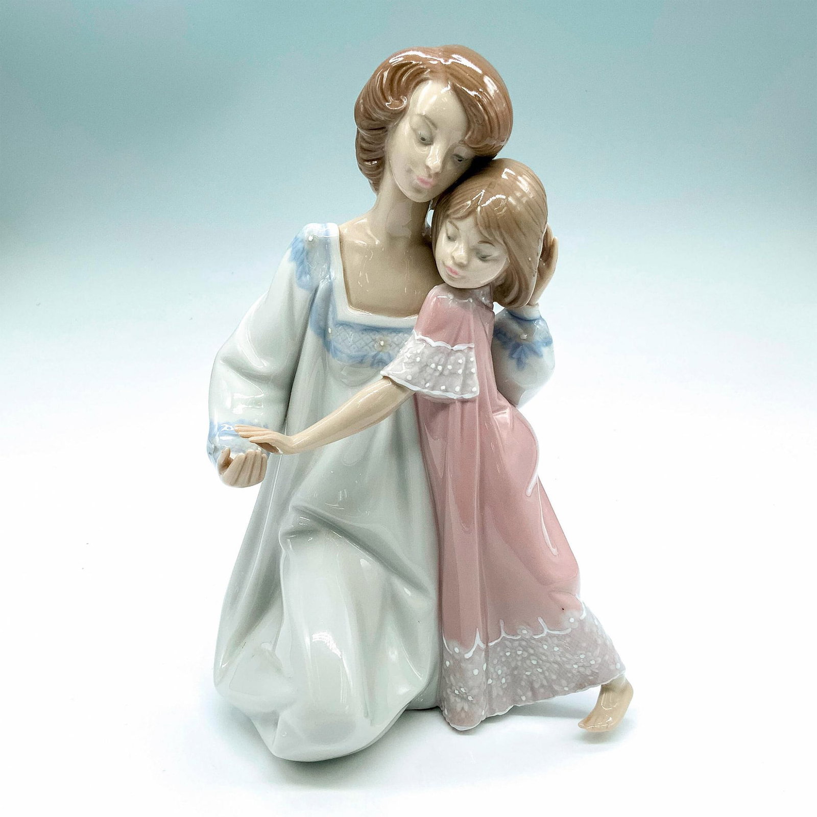 Goodnight 1005449 - Lladro Porcelain Figurine (1 of 3)