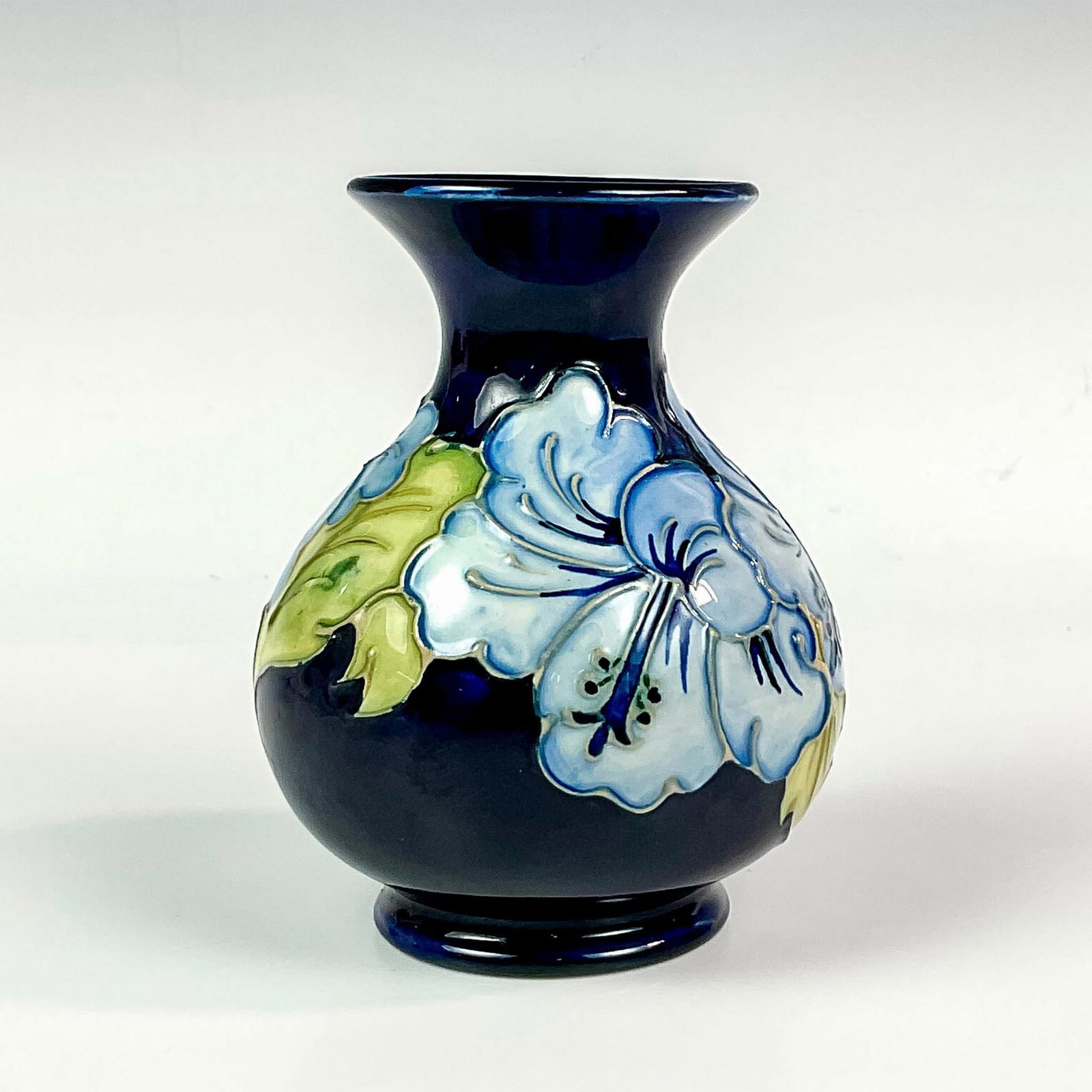 Moorcroft Pottery Hibiscus Vase (1 of 3)