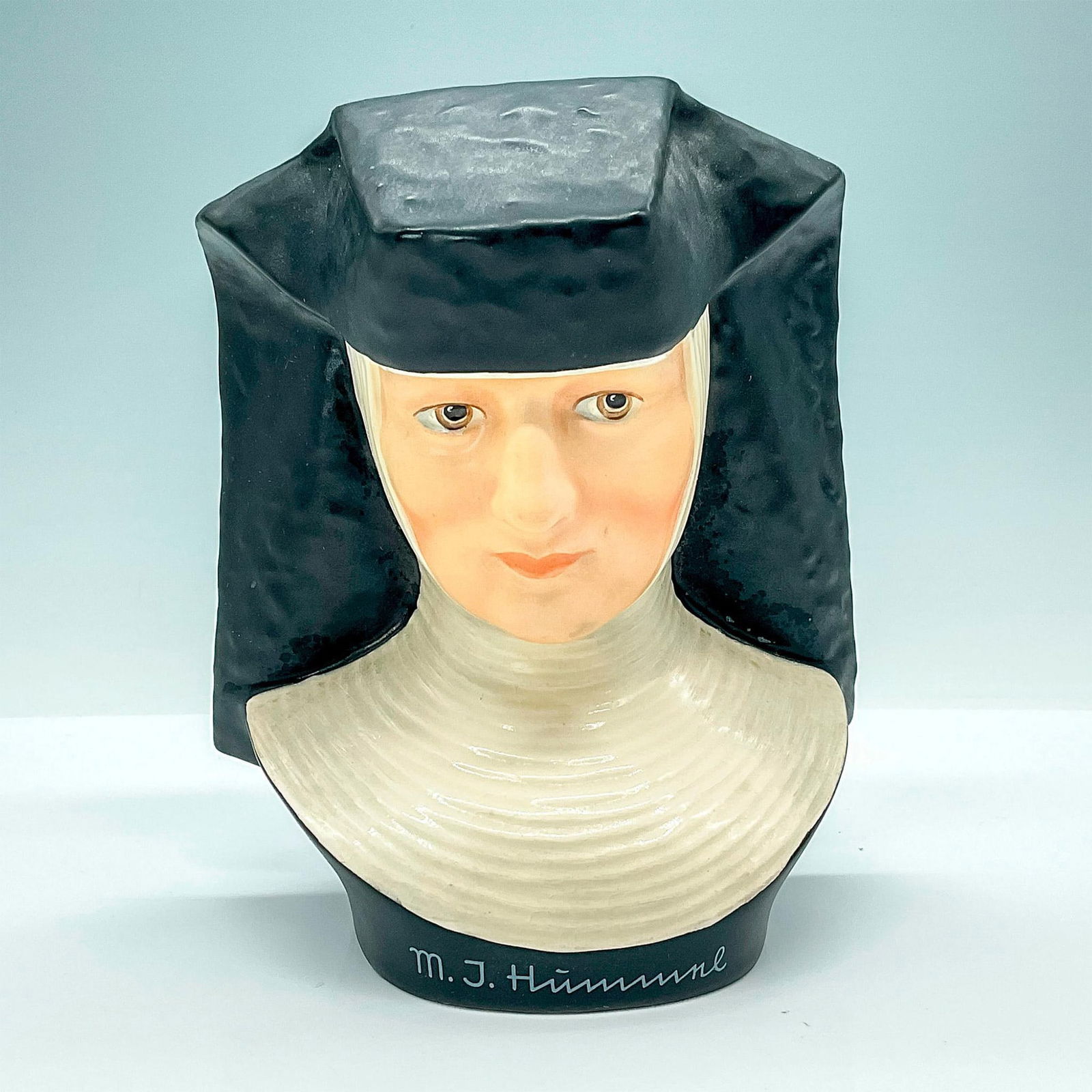 Goebel 1978 Sister Maria MI Hummel Nun Bust Black/White (1 of 3)