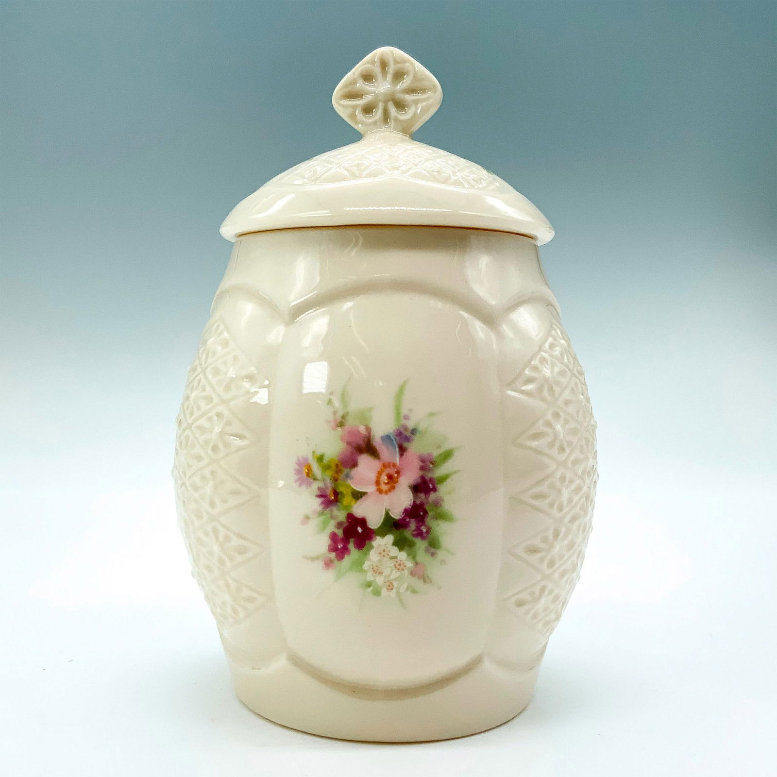 Irish Parian Donegal China Lidded Jar (1 of 3)