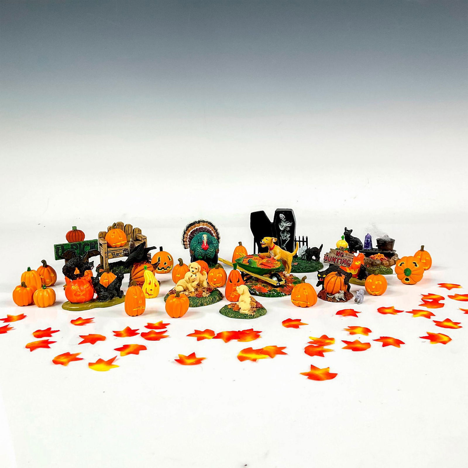 34pc Department 56 Halloween Village Accessories Figurines (1 of 2)