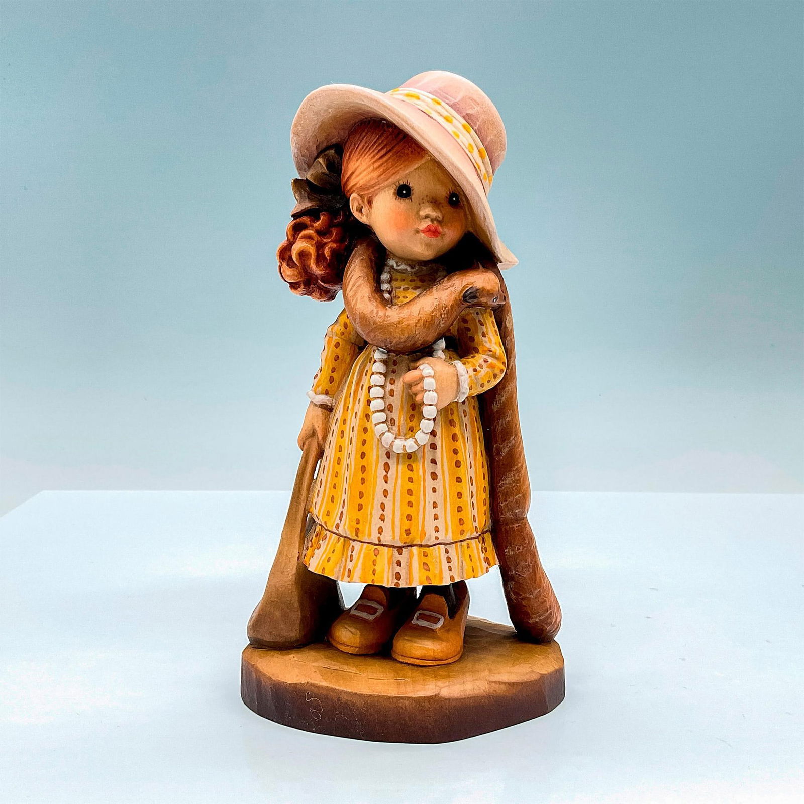 Anri Italy Wood Carved Figurine, Dress Up (1 of 3)